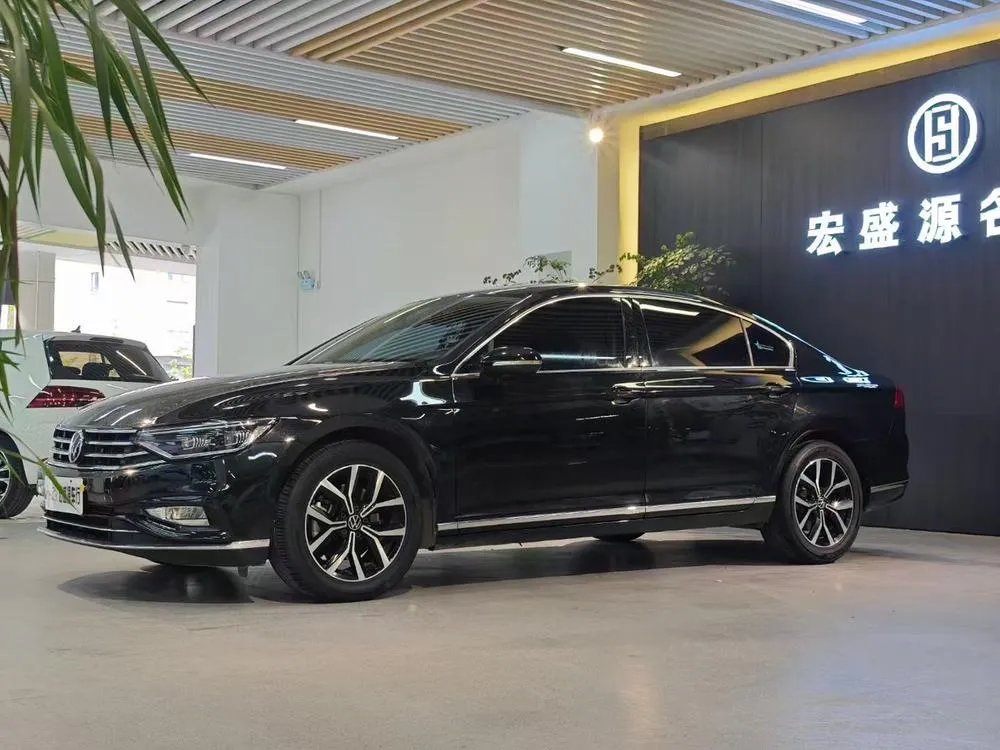 Volkswagen Magotan 330TSI DSG Leading Version, 2020 — фото 1