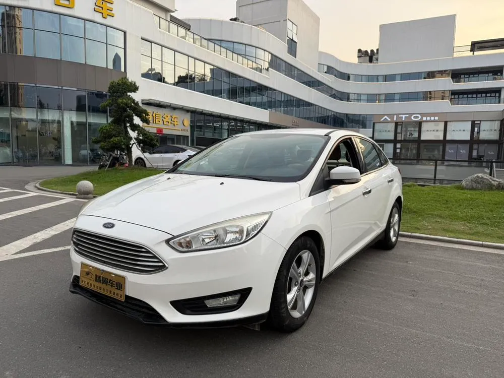 Ford Focus Sedan 1.6L Auto Comfort Version Edition, 2017 — фото 1