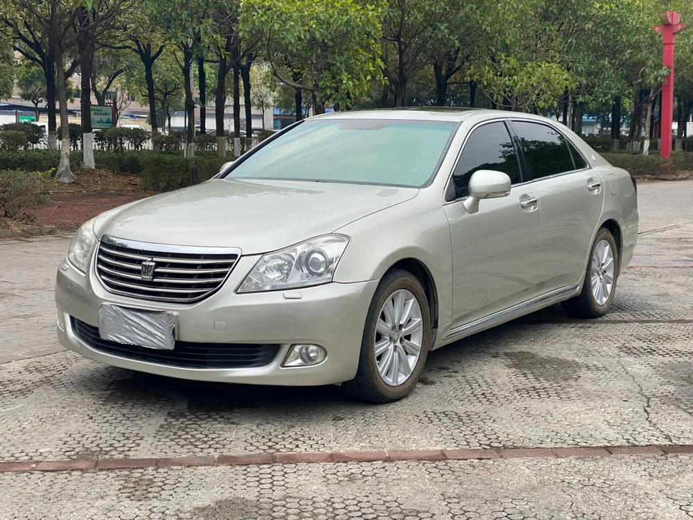 Toyota Crown 2.5L Royal Leather Sunroof Special Edition, 2011 — фото 1