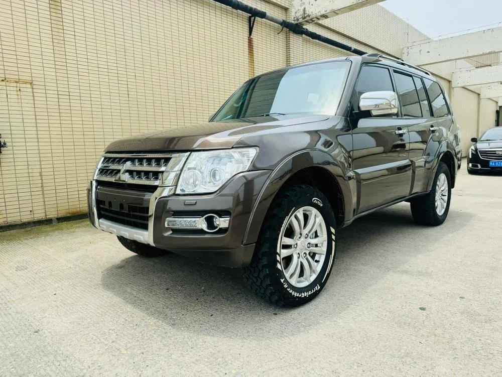 Mitsubishi Pajero (Import), 2018