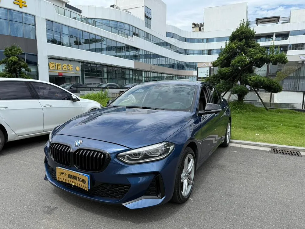 BMW 1-Series 120i M Sport Edition, 2021 — фото 1