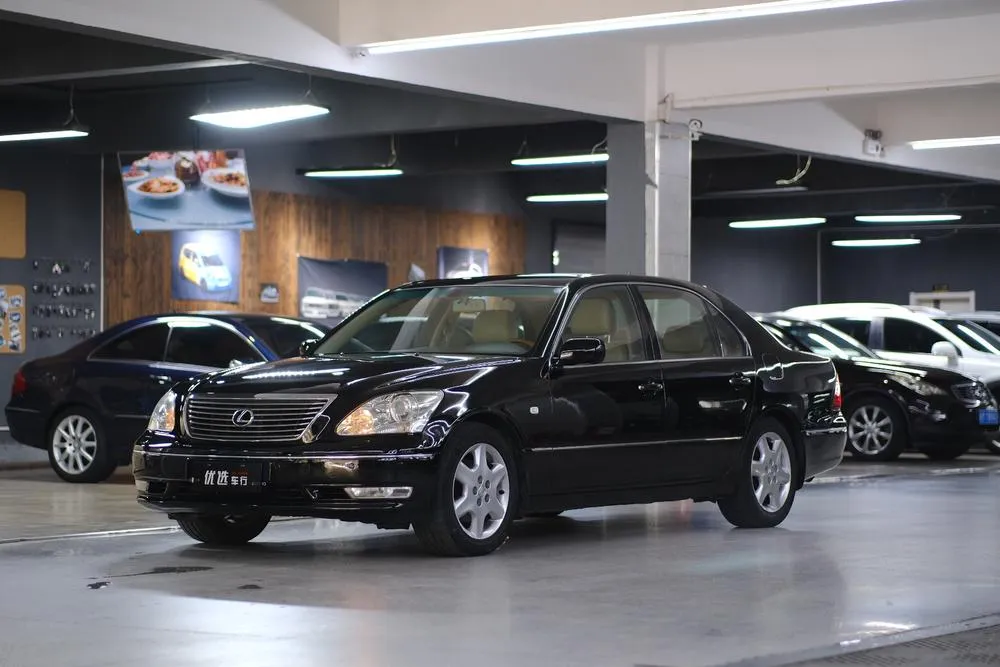 Lexus LS, 2004
