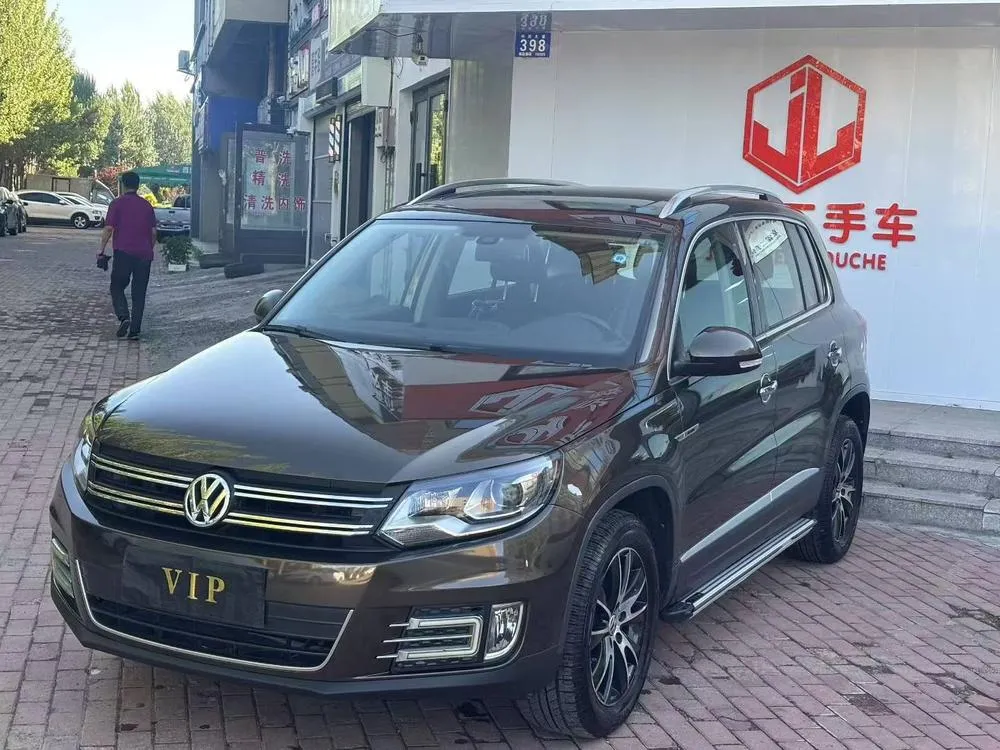 Volkswagen Tiguan 1.8TSI Auto 4WD Comfort Edition, 2015 — фото 1