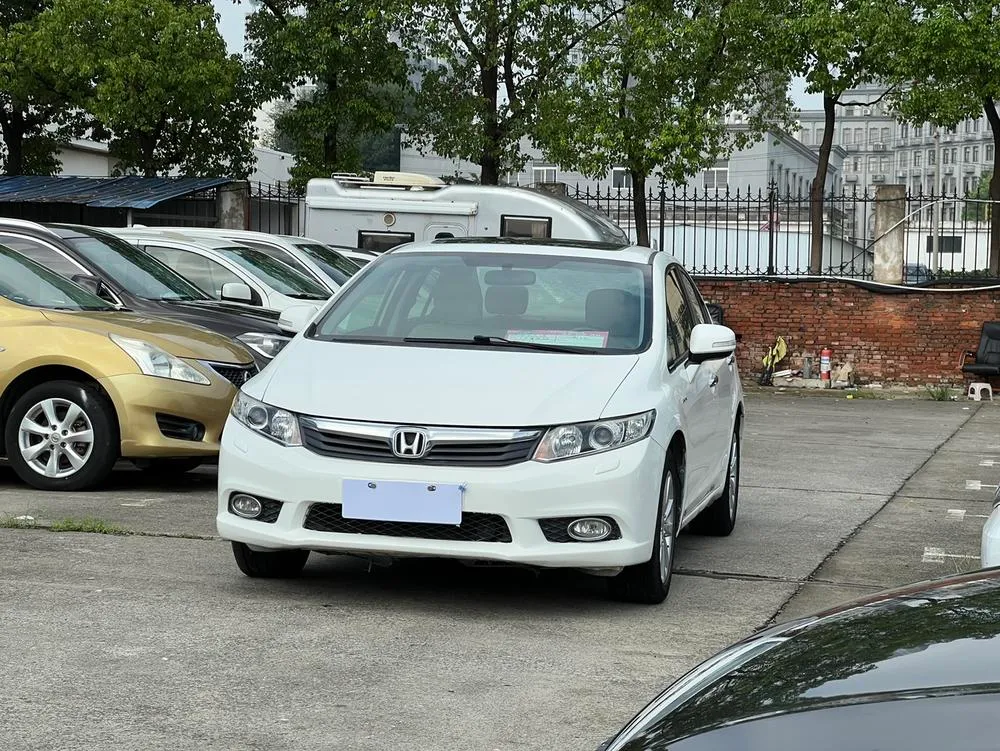 Honda Civic 1.8L Auto Luxury Edition, 2012 — фото 1
