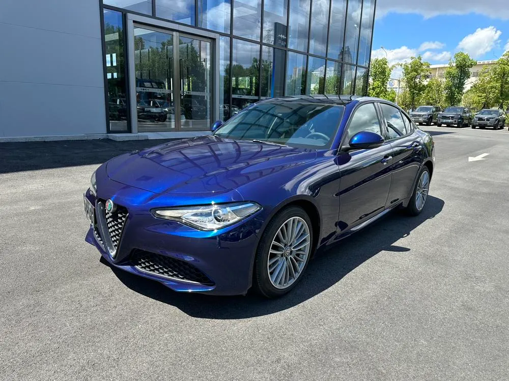 Alfa Romeo Giulia 2.0T 280HP Luxury Edition, 2017 — фото 1