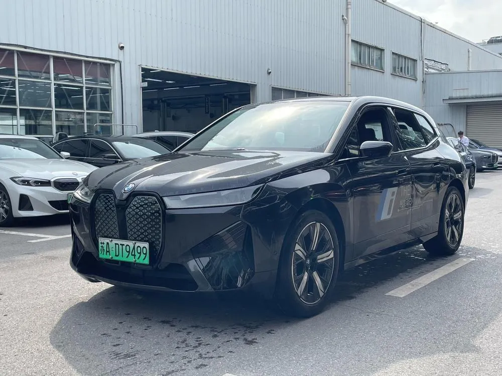 BMW iX xDrive40, 2023 — фото 1