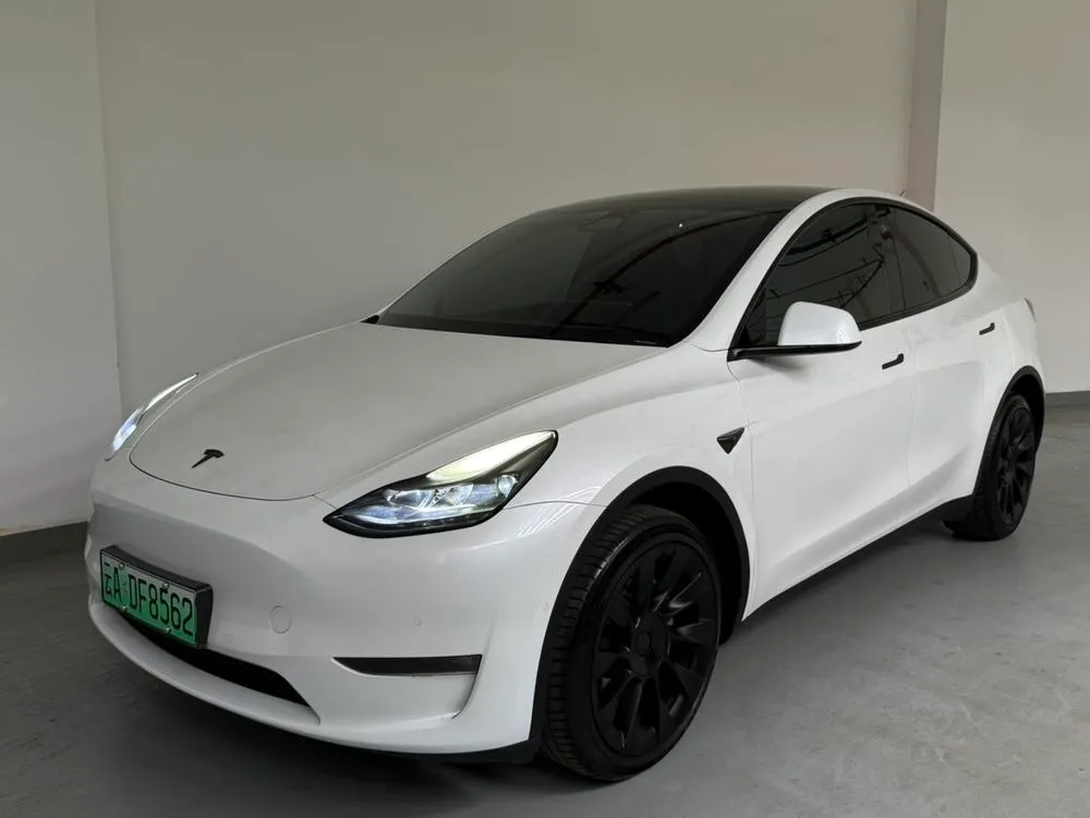Tesla Model Y, 2023