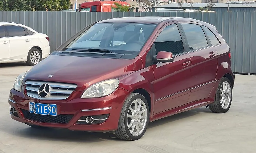Mercedes-Benz B-Class B 200 2.0 Luxury Version, 2010 — фото 1