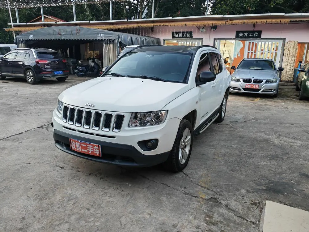 Jeep Compass (Import), 2011