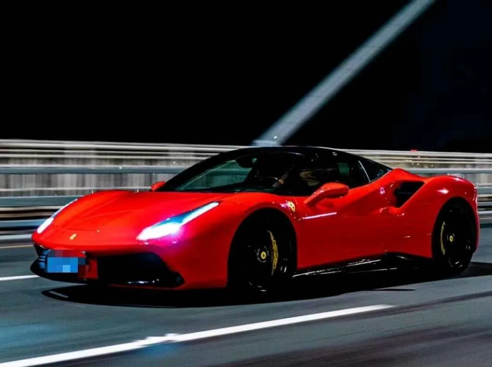 Ferrari 488, 2015