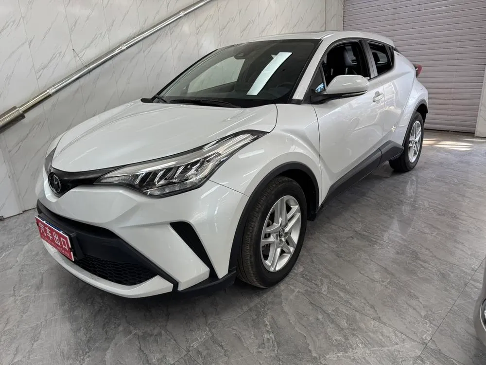 Toyota C-HR 2.0L Leading Edition, 2022 — фото 1