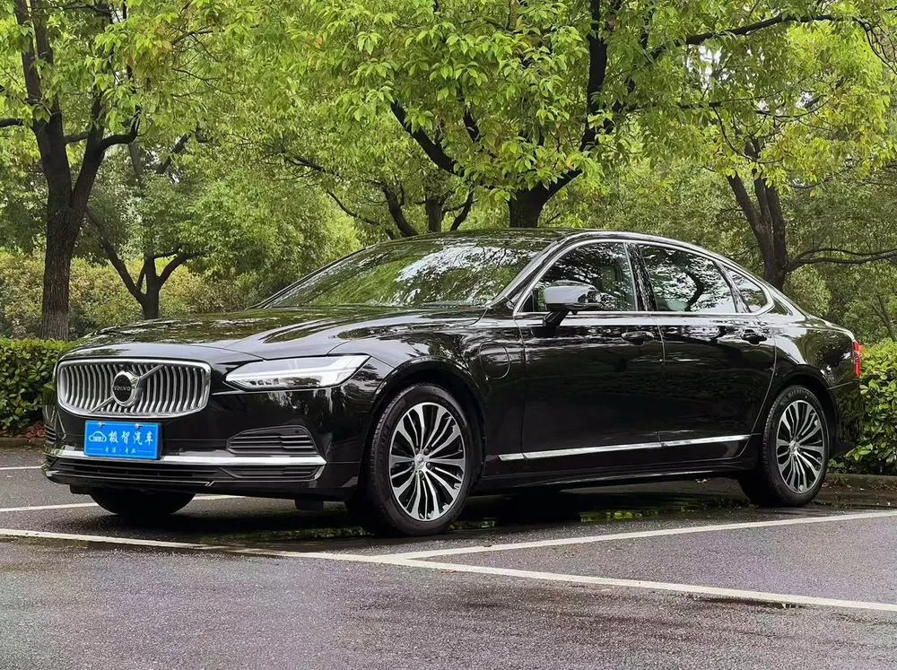 Volvo S90 PHEV, 2023