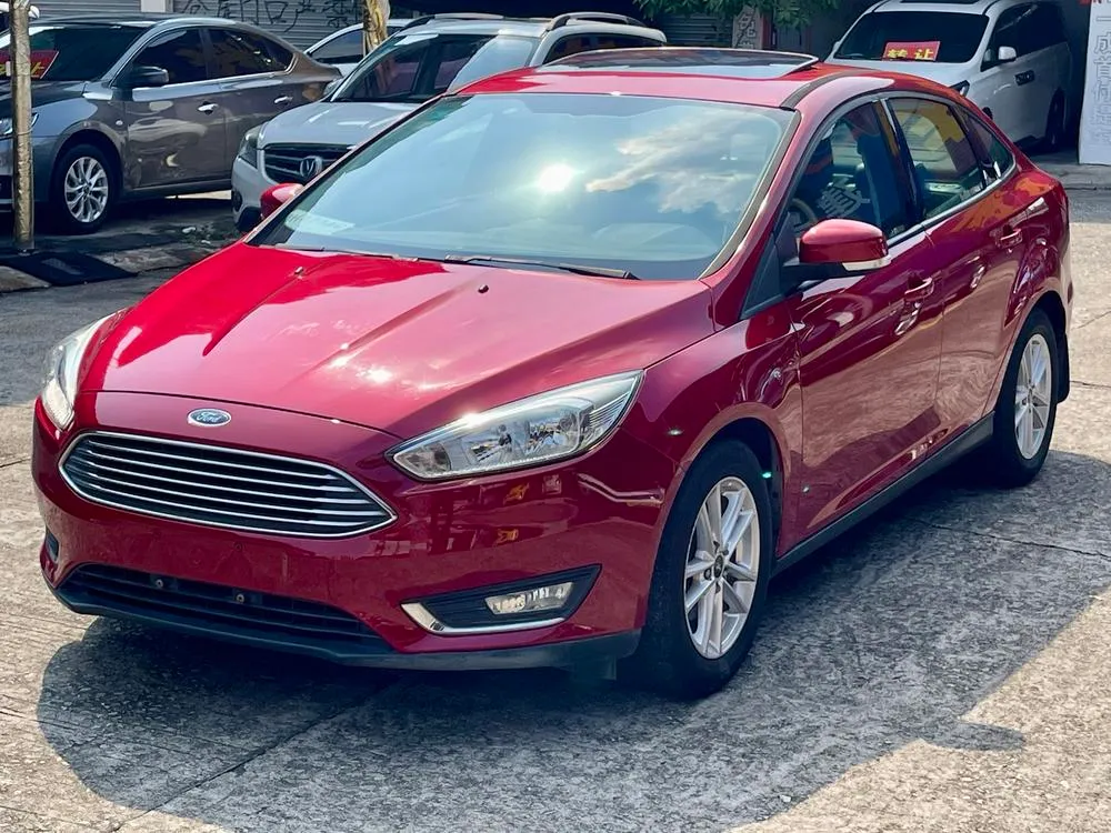 Ford Focus Sedan 1.6L Auto Style Version, 2015 — фото 1
