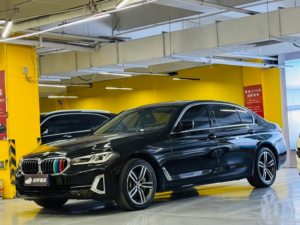 BMW 5-Series, 2022