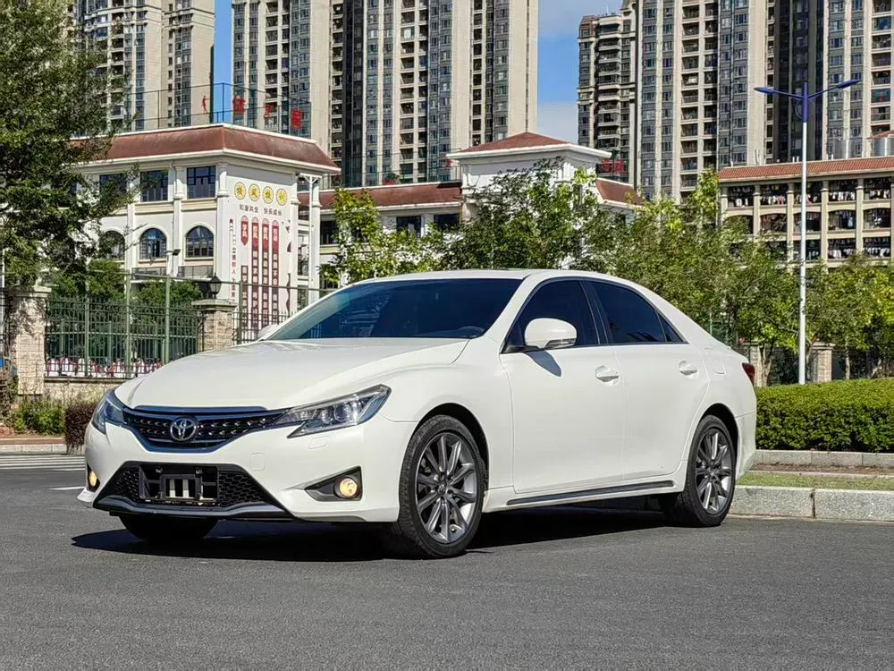 Toyota Reiz, 2013