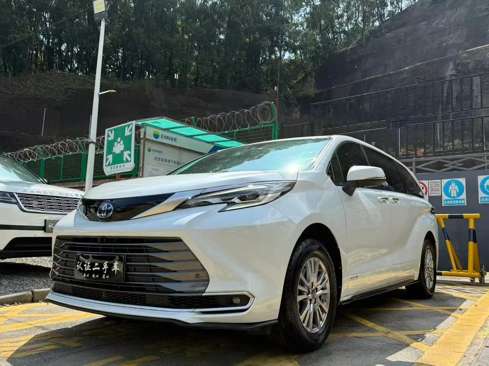 Toyota Sienna 2.5L Hybrid Premium Edition, 2021 — фото 1