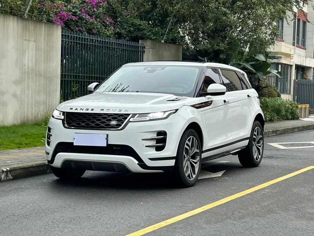 Land Rover Range Rover Evoque L 249PS R-Dynamic Luxury Edition, 2022 — фото 1