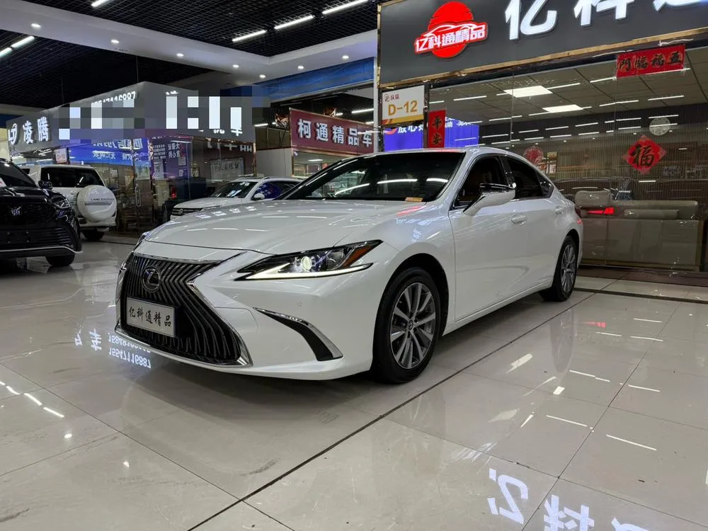 Lexus ES, 2020