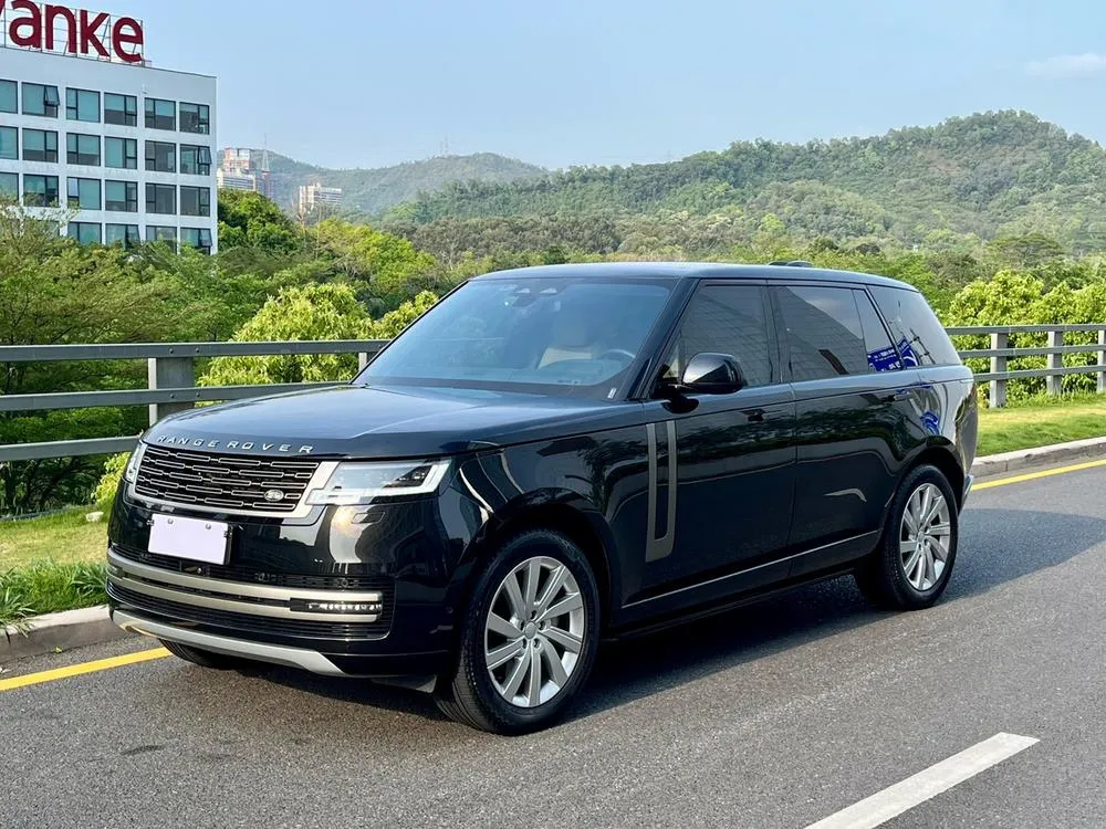 Land Rover Range Rover 3.0 L6 400PS 7-Seater Extended Edition, 2023 — фото 1