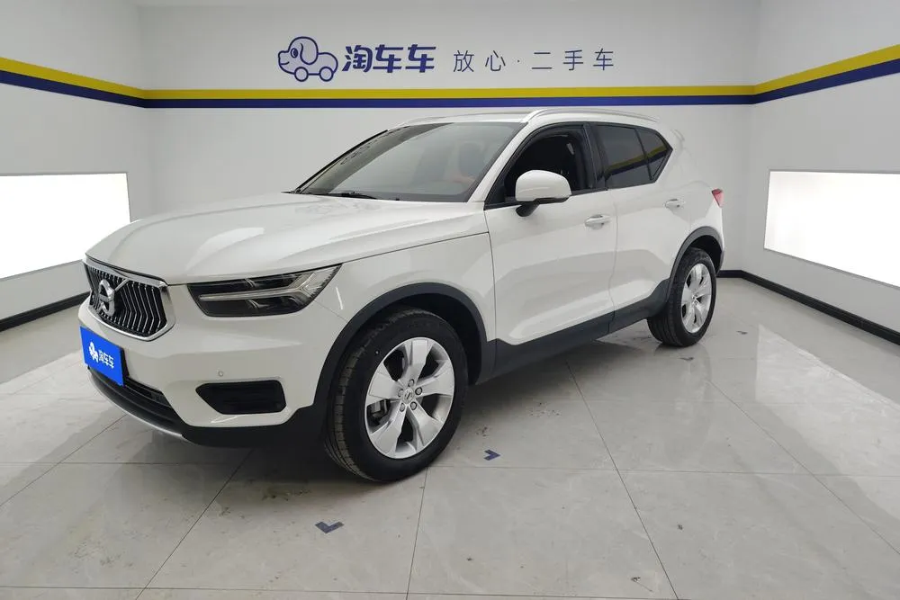 Volvo XC40 T3 Fashion Edition, 2021 — фото 1