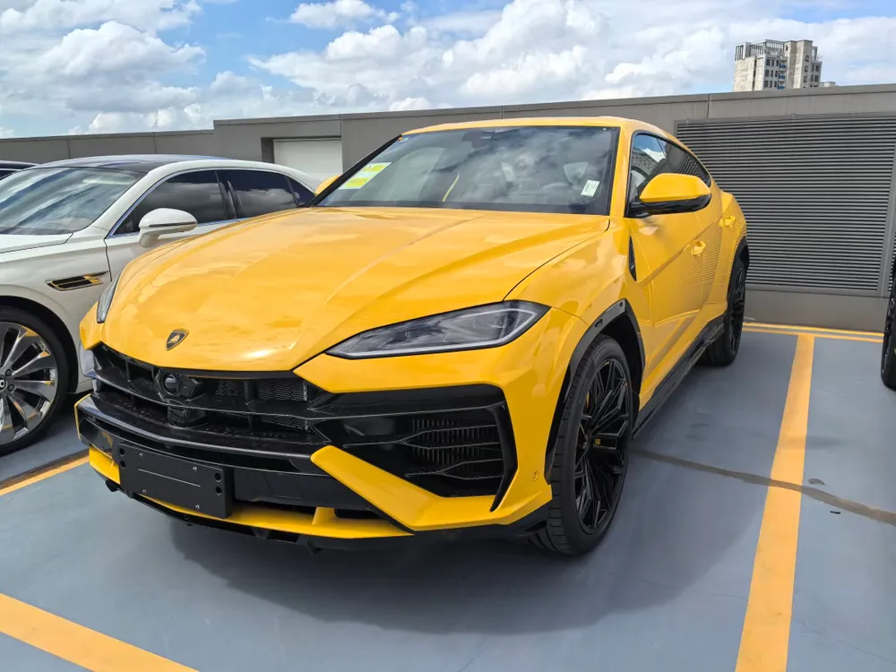 Lamborghini Urus SE, 2025