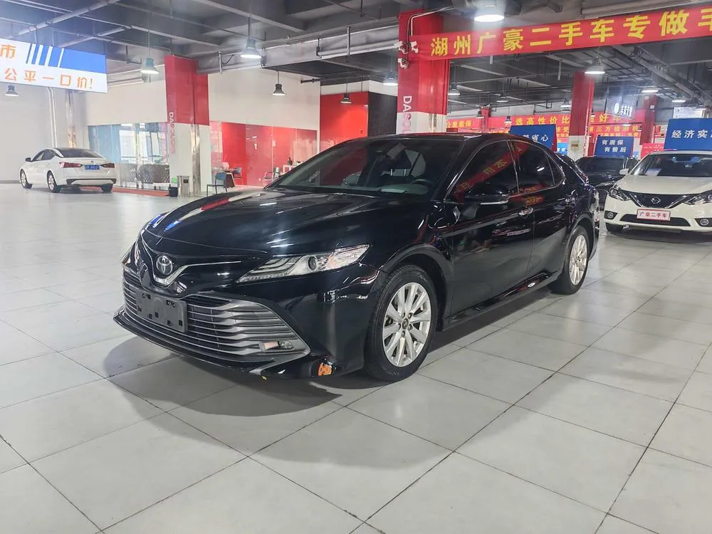 Toyota Camry Facelift 2.0G Luxury Edition, 2019 — фото 1