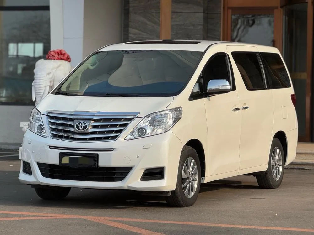 Toyota Alphard, 2015