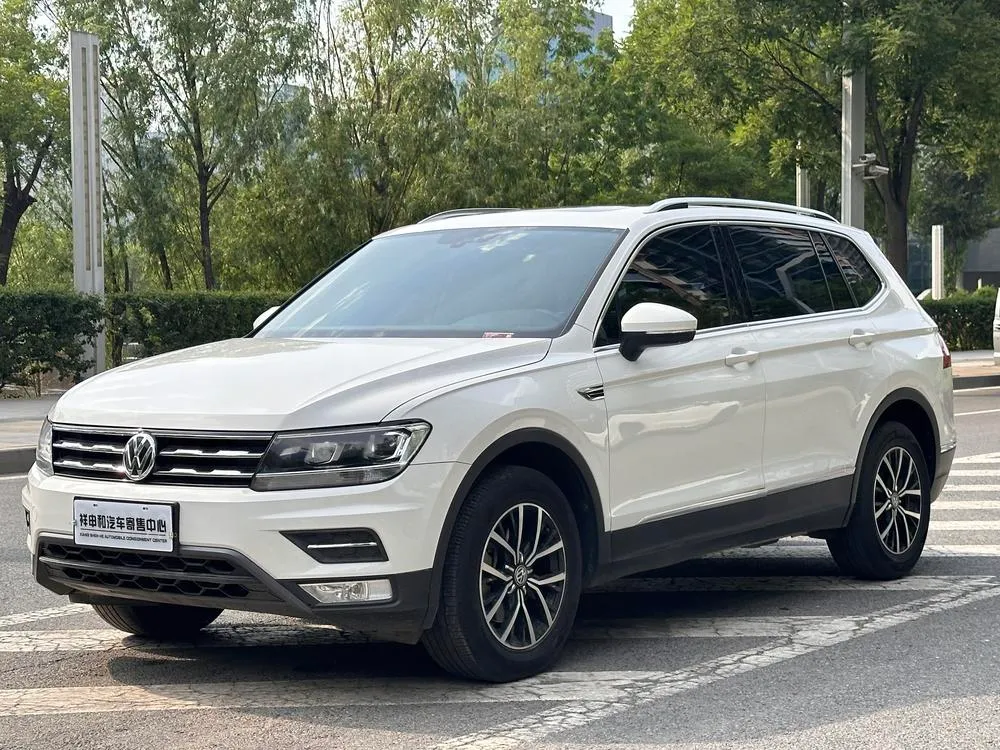 Volkswagen Tiguan L 330TSI Auto 2WD Luxury Edition, 2018 — фото 1