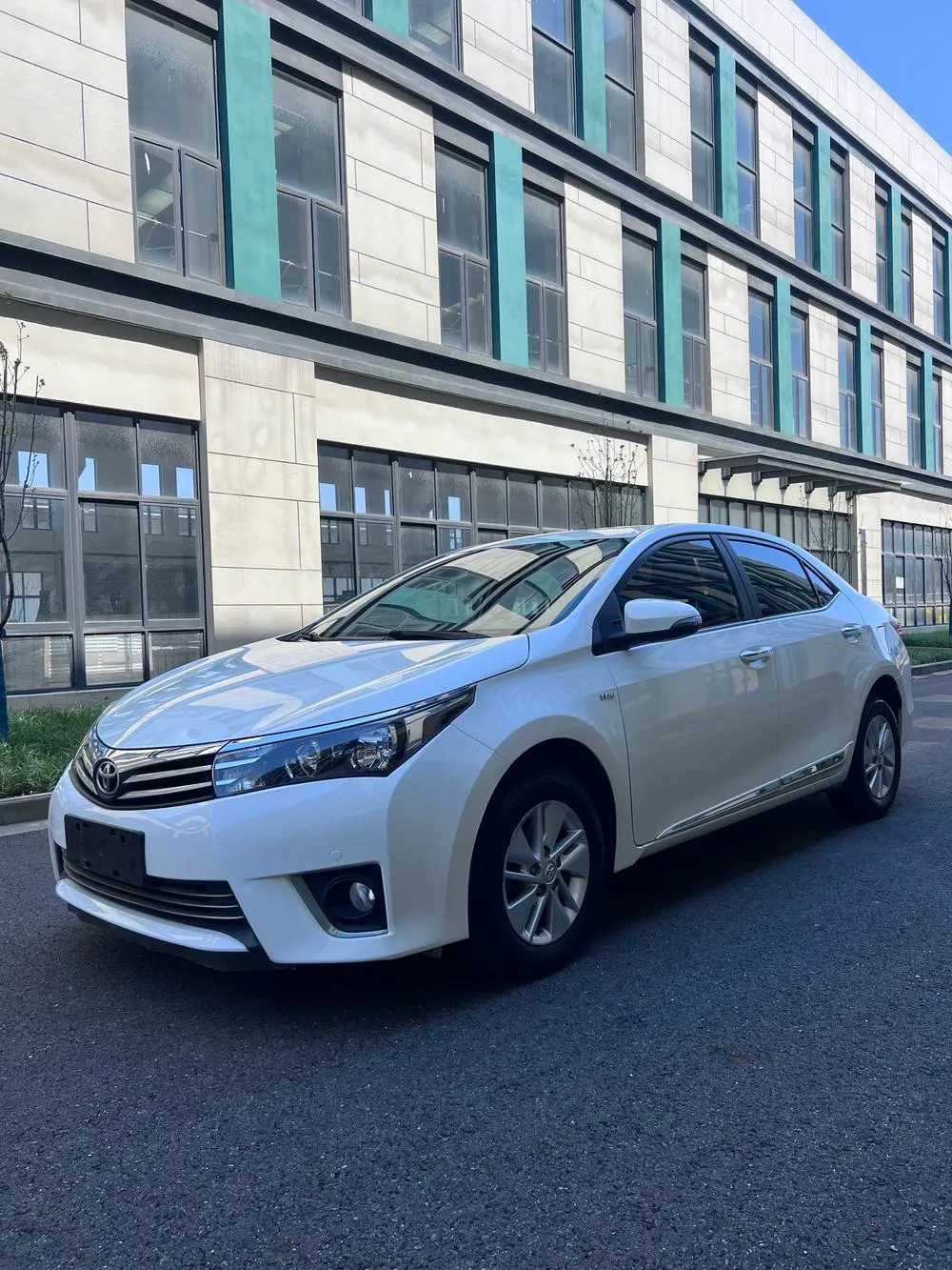 Toyota Corolla 1.6L CVT GL-i, 2014 — фото 1