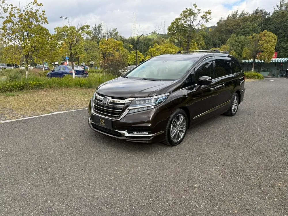 Honda Elysion 2.0L Sharp · Hybrid Ultimate Edition, 2019 — фото 1