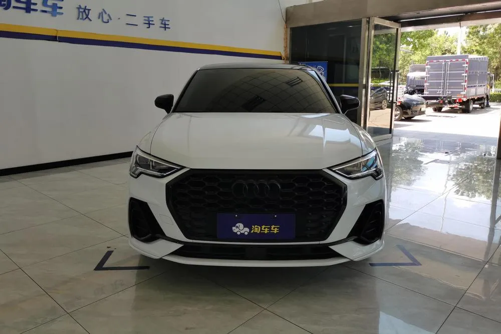 Audi Q3 Sportback Facelift 40 TFSI Fashion Version, 2023 — фото 1