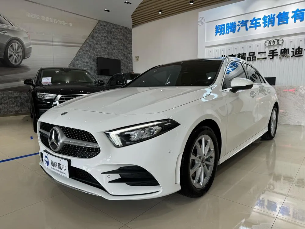 Mercedes-Benz A-Class Facelift A 200 L Sport Fashion Version, 2020 — фото 1