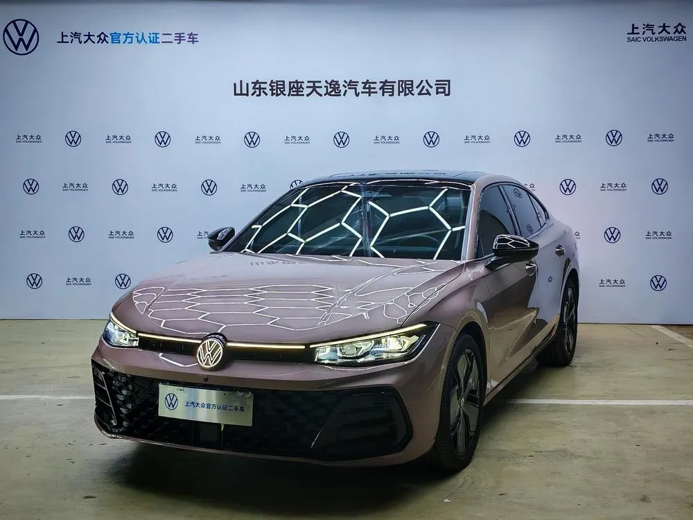 Volkswagen Passat Pro 380TSI Premium Edition, 2025 — фото 1