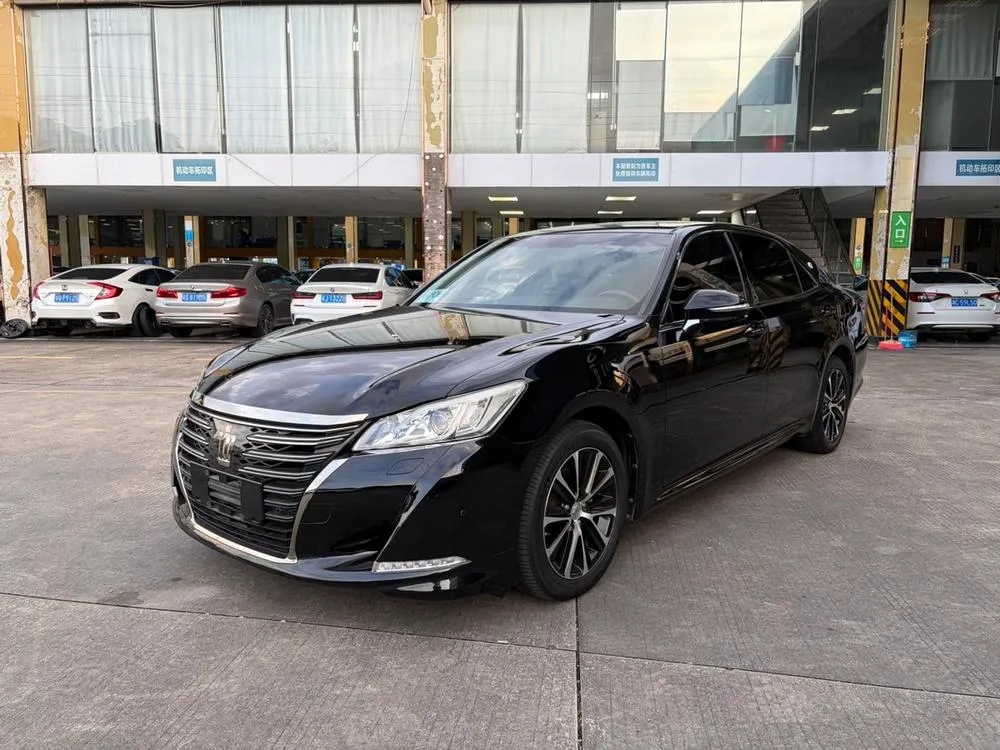 Toyota Crown 2.0T Fashion Edition, 2018 — фото 1