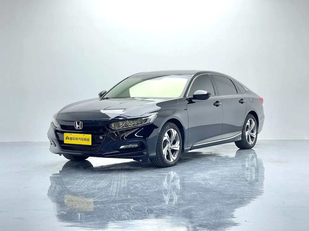 Honda Accord 260TURBO Premium Edition CN6, 2018 — фото 1