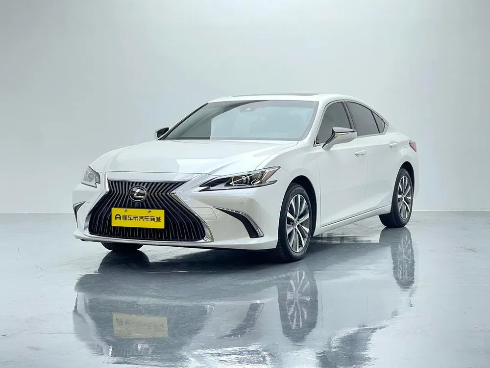 Lexus ES 200 Edition CN6, 2020 — фото 1
