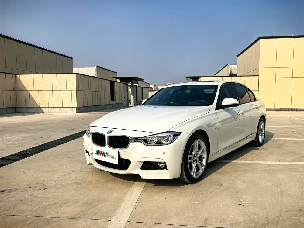 BMW 3-Series, 2018