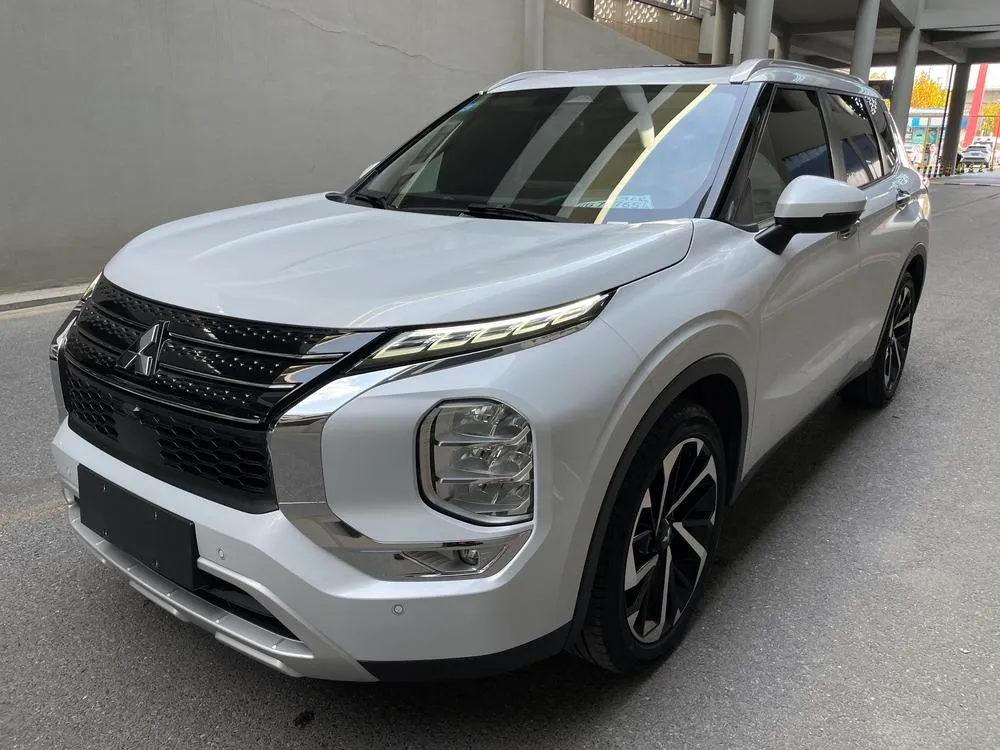 Mitsubishi Outlander, 2023