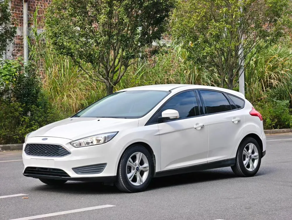 Ford Focus Classic Edition Hatchback 1.6L Auto Comfort Version Edition, 2018 — фото 1