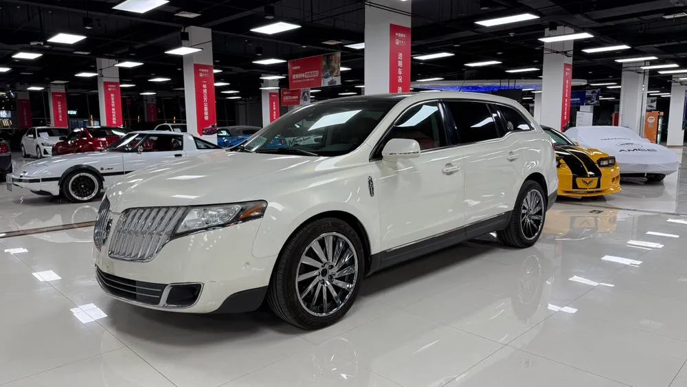 Lincoln MKT, 2012
