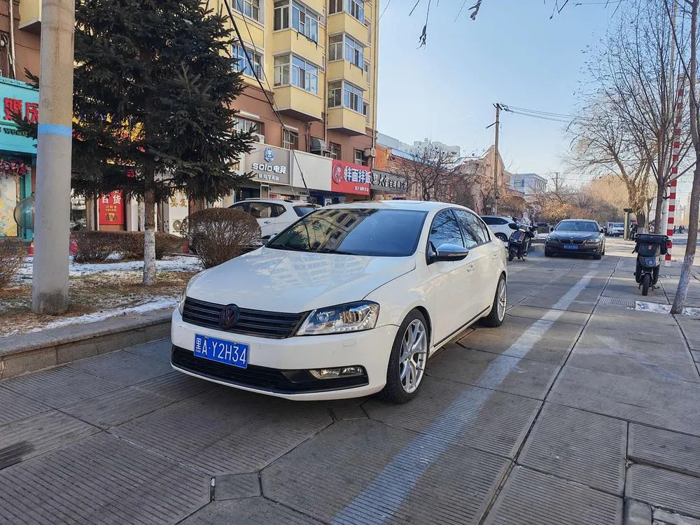 Volkswagen Magotan Facelift 2.0TSI Luxury Version, 2012 — фото 1