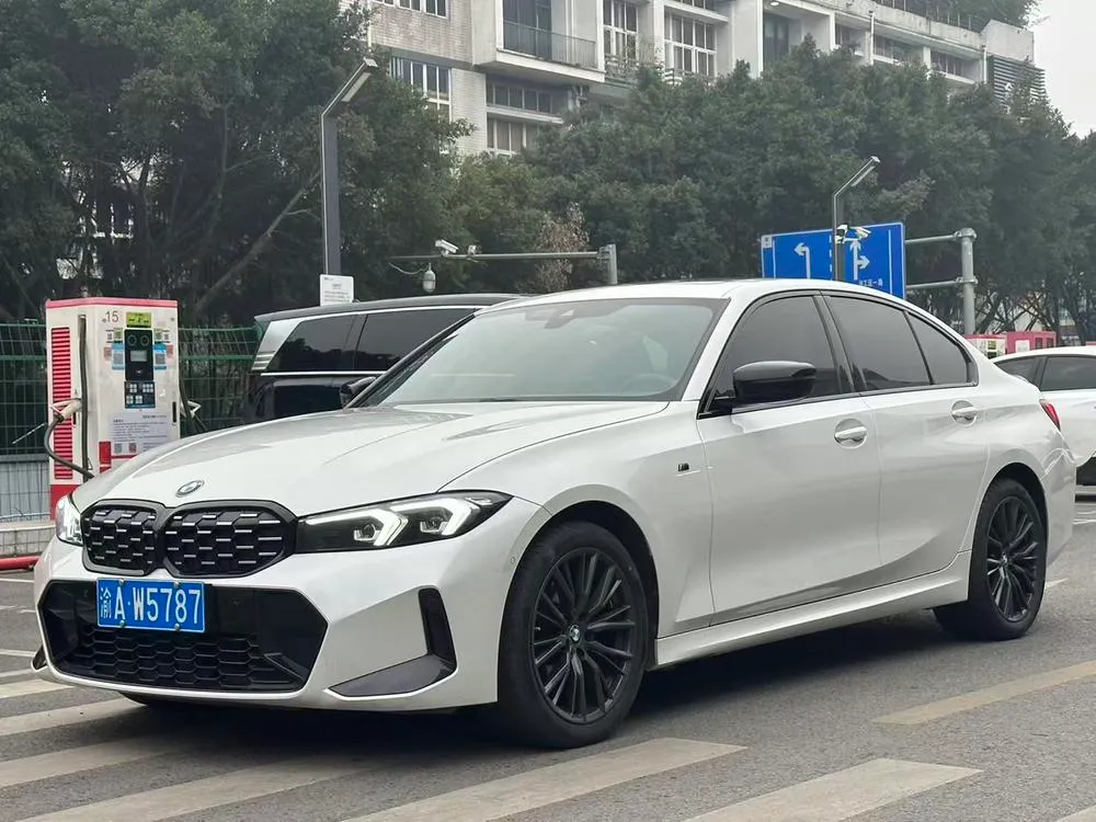 BMW 3-Series, 2023