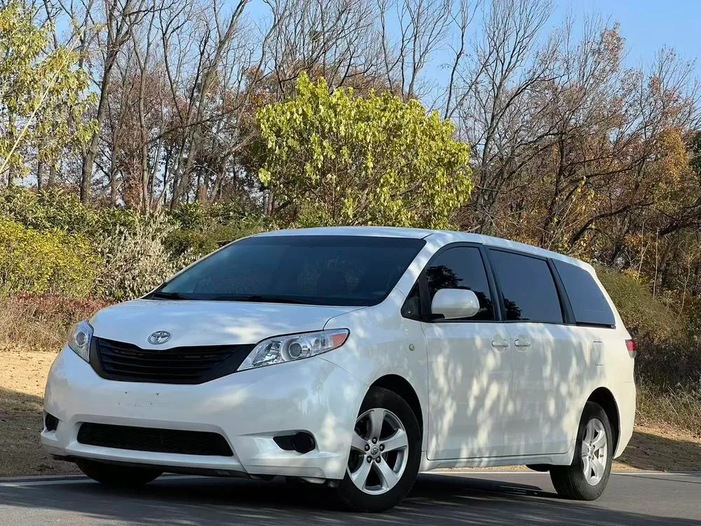 Toyota Sienna, 2015
