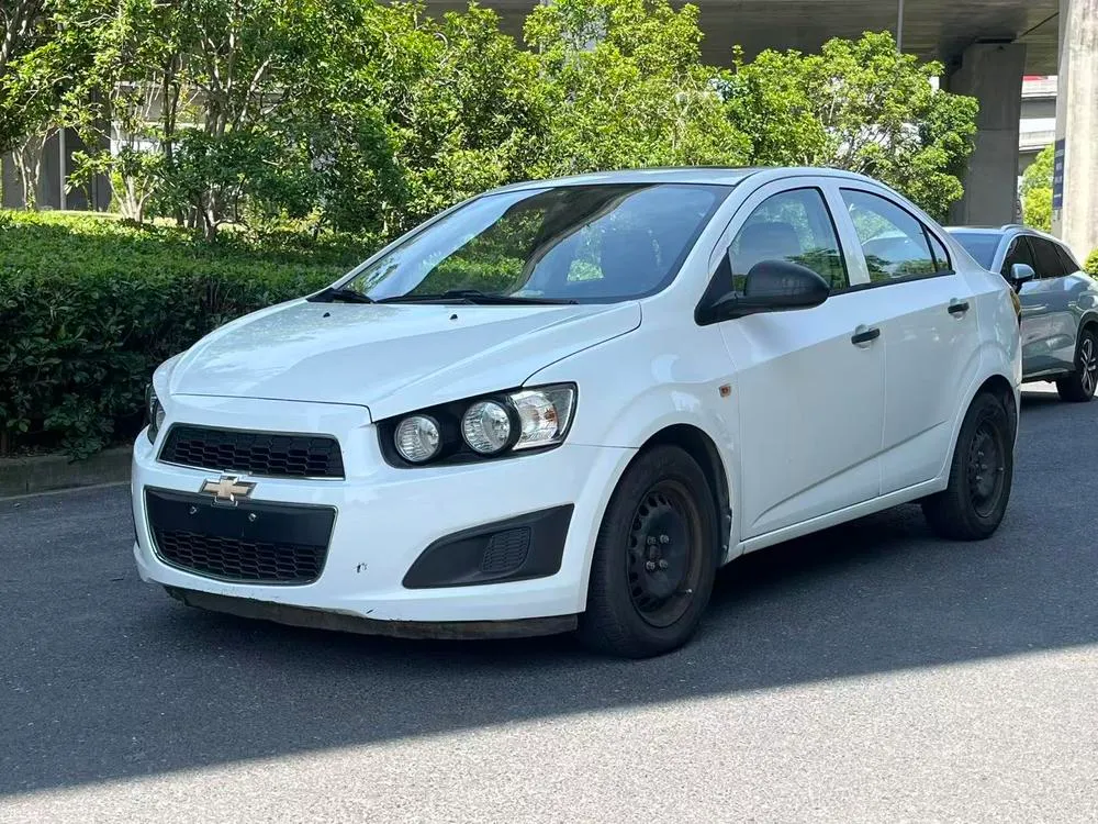 Chevrolet Aveo Sedan 1.4L AT Sunroof Edition, 2013 — фото 1