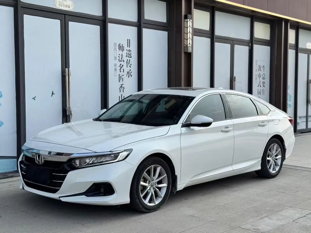 Honda Accord 260TURBO Luxury Edition, 2022 — фото 1