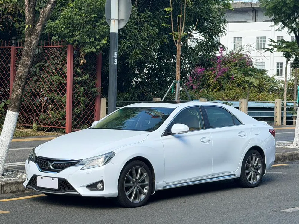 Toyota Reiz, 2013