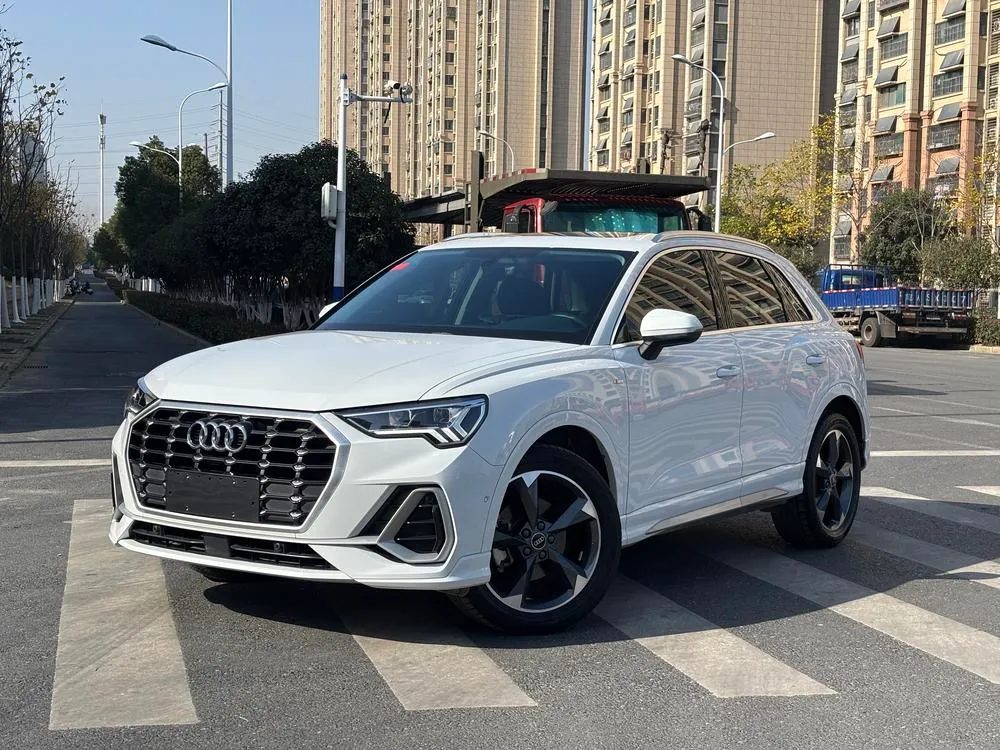 Audi Q3, 2022
