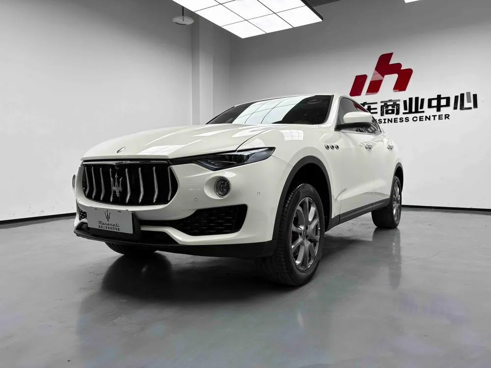 Maserati Levante 3.0T Luxury Edition, 2020 — фото 1
