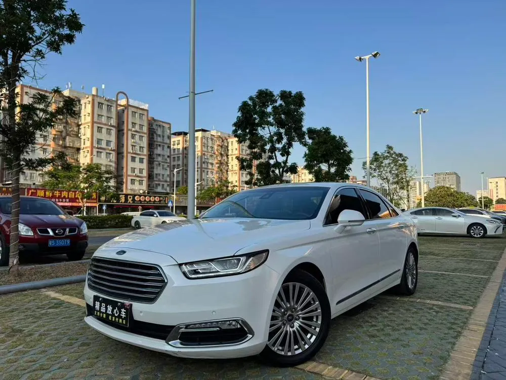 Ford Taurus, 2015
