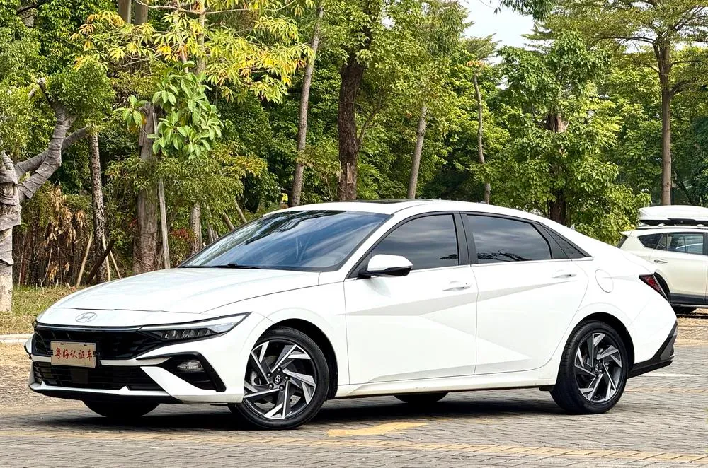 Hyundai Elantra, 2023